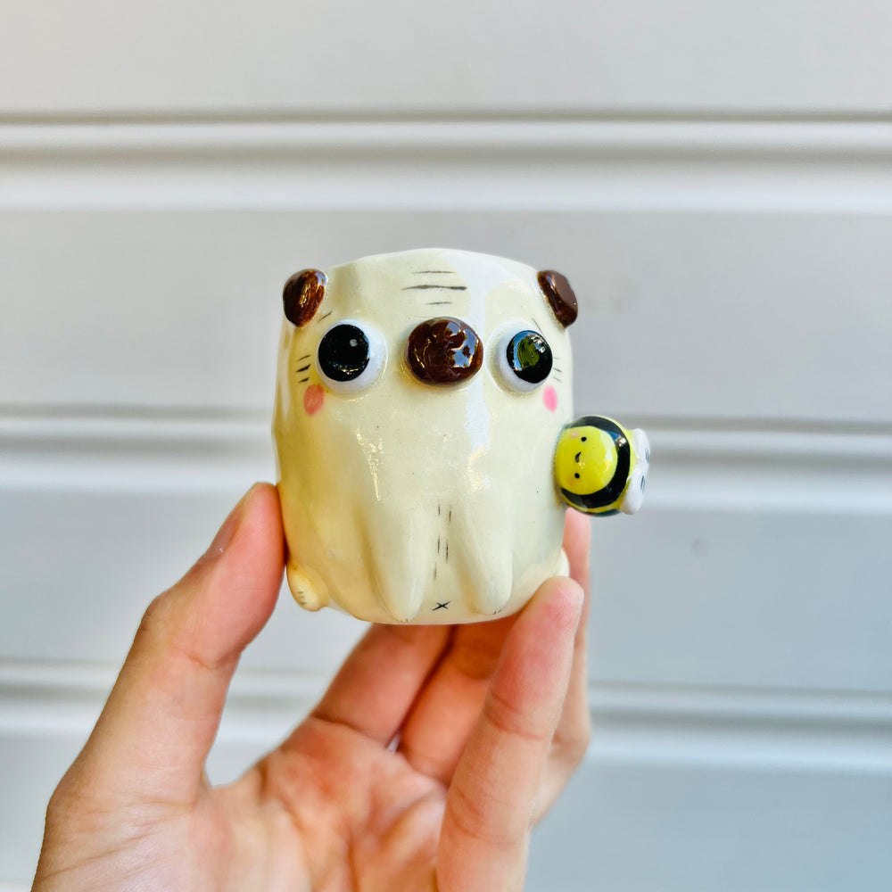 MINIS Puggo with bee friend, photo 1 of 5