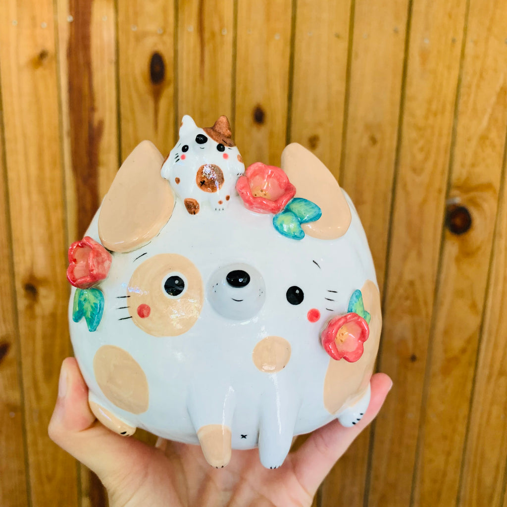 SECONDS! Cream spotty doggo pot with baby dog