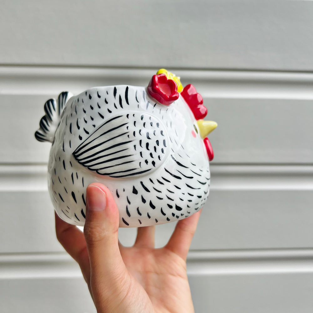White chick crown chicken pot, photo 2 of 7