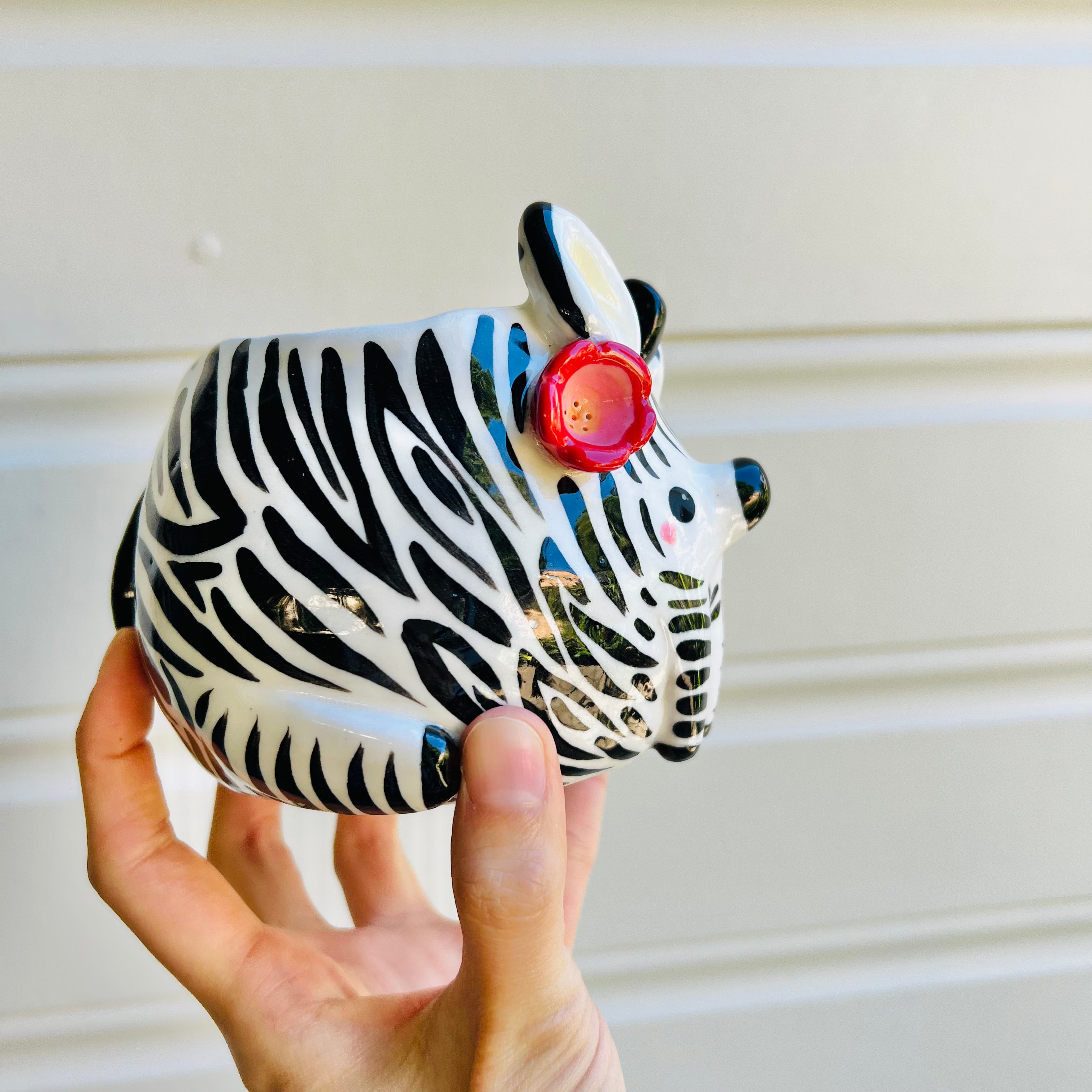 Zebra pot