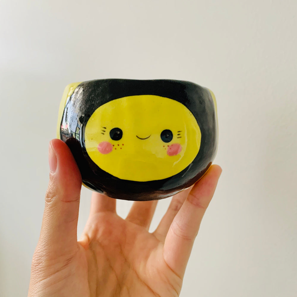BLUE ‘Bee Happy’ snack bowl, photo 1 of 5