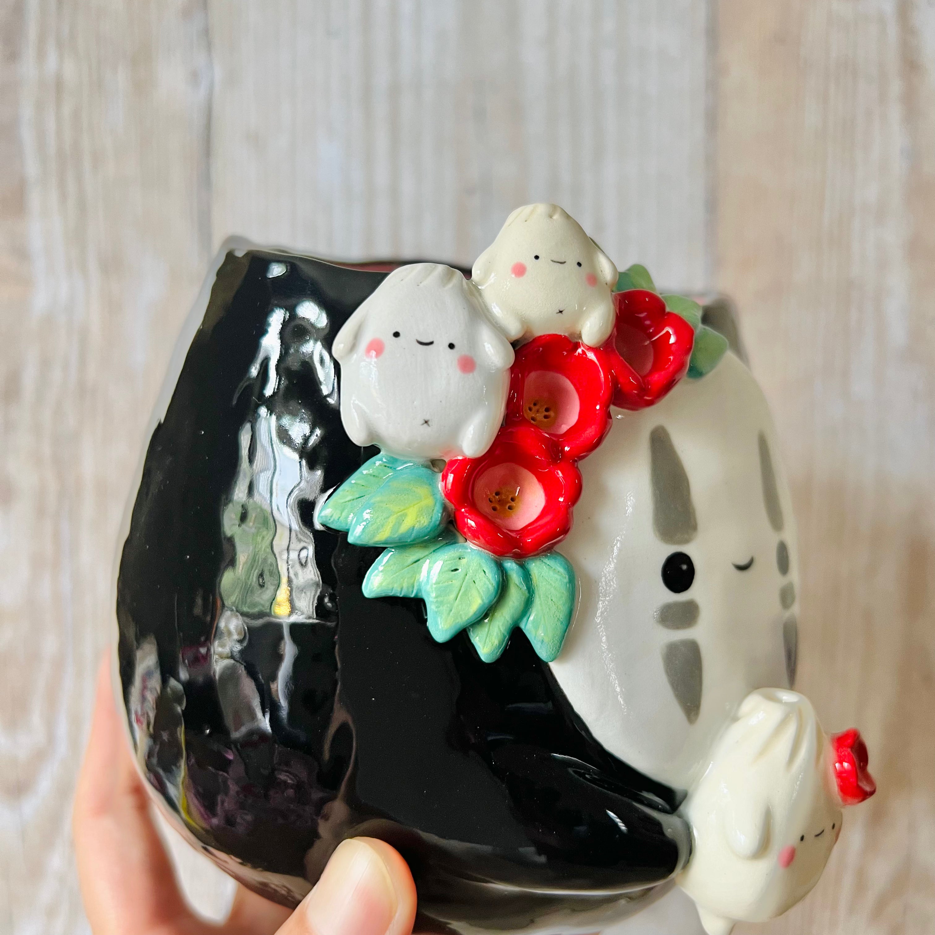 Flowery NO FACE POT with dumpling friends