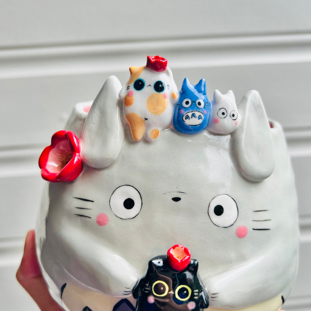 LARGE Totoro pot with black cat and Chibi Totoro friends, photo 5 of 6