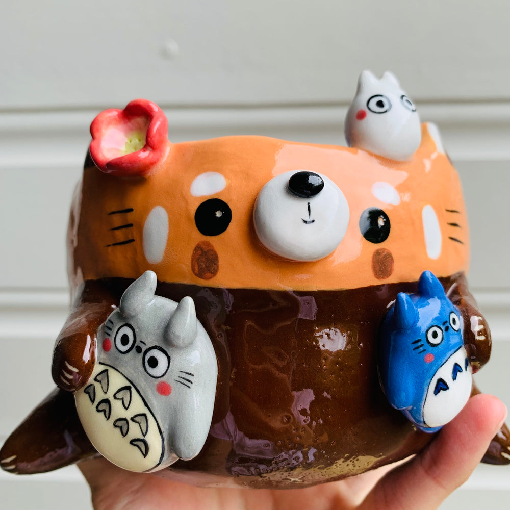 Red panda pot with Totoro friends, photo 11 of 13