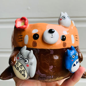 Red panda pot with Totoro friends