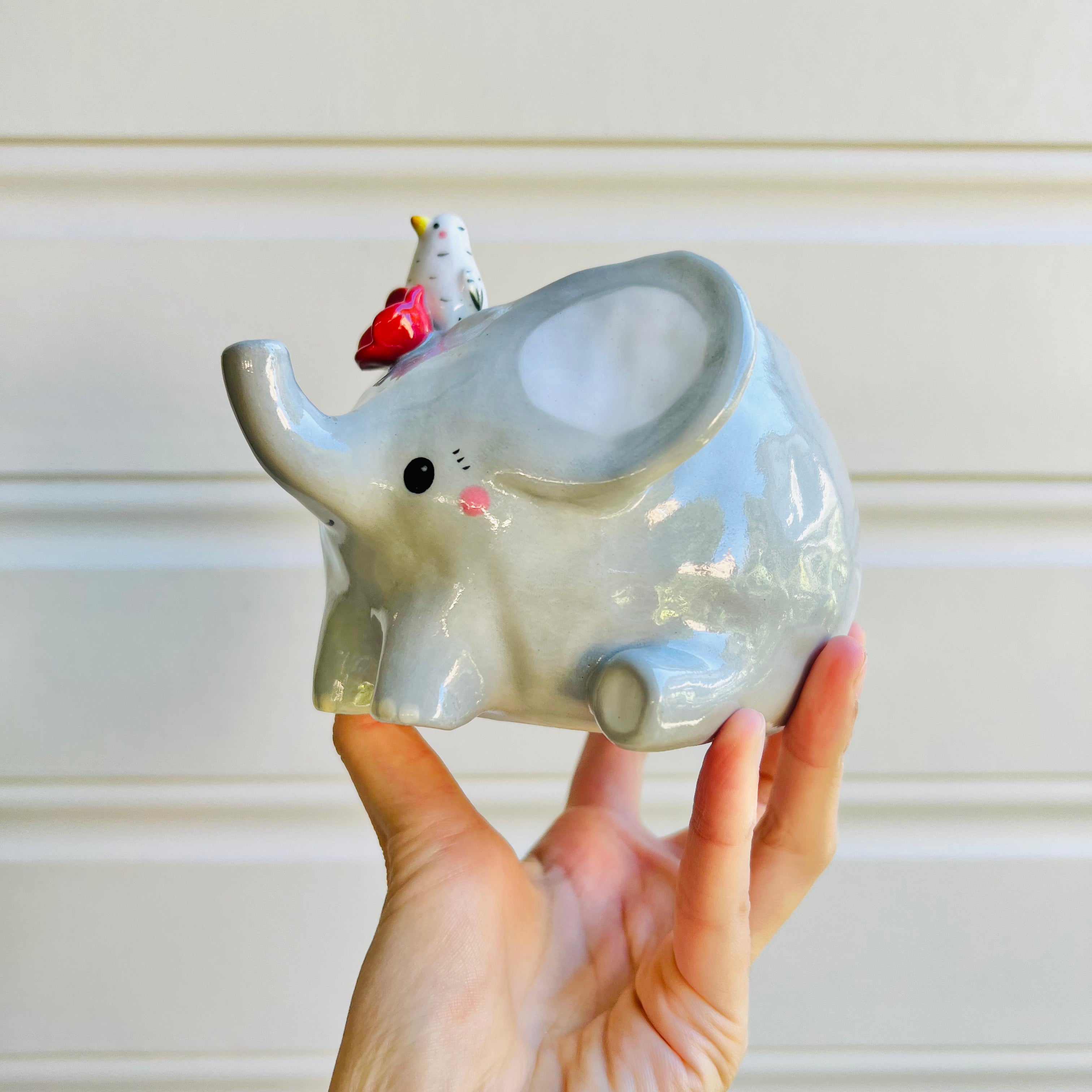 Elephant pot with egret friend