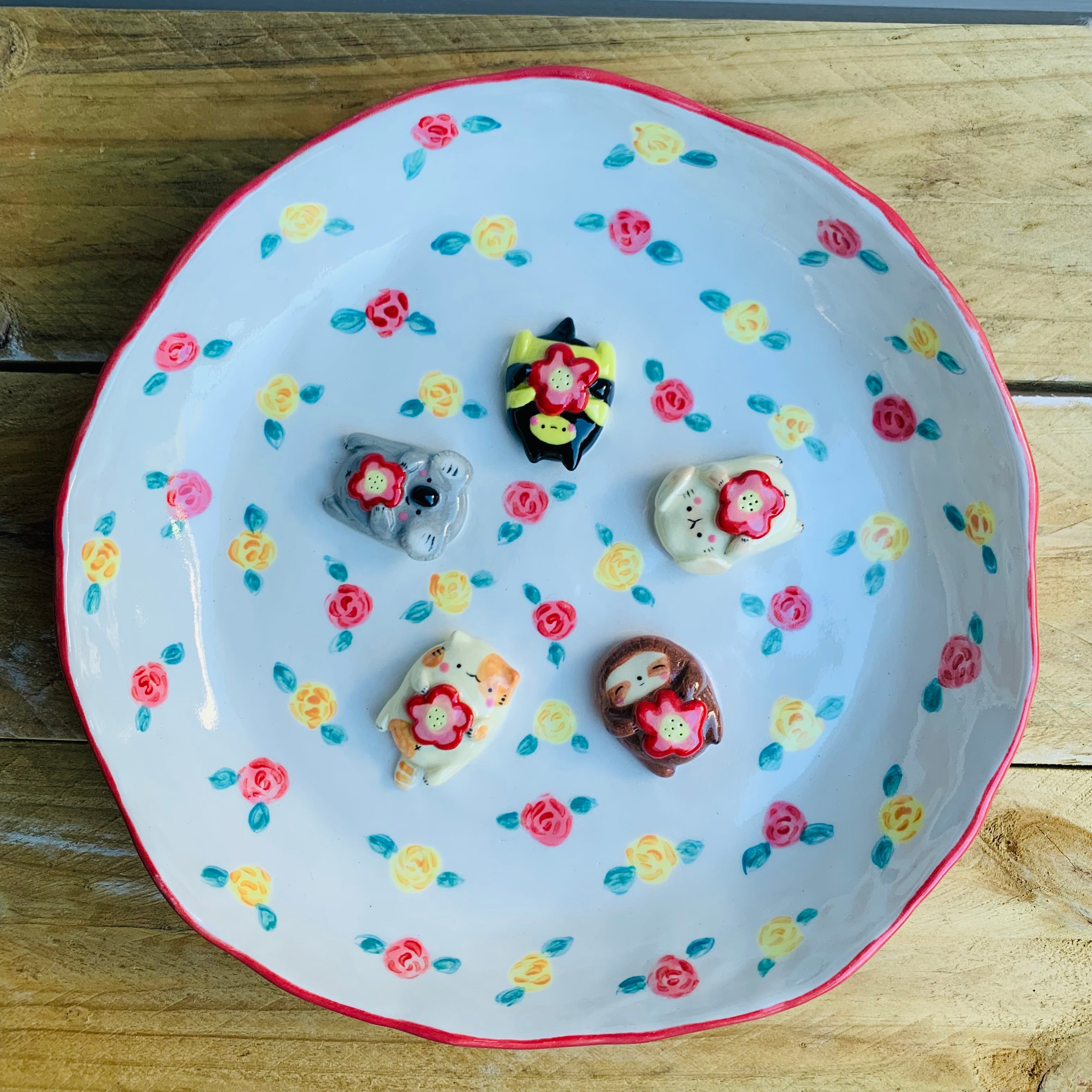 Flowery animal gathering bowl