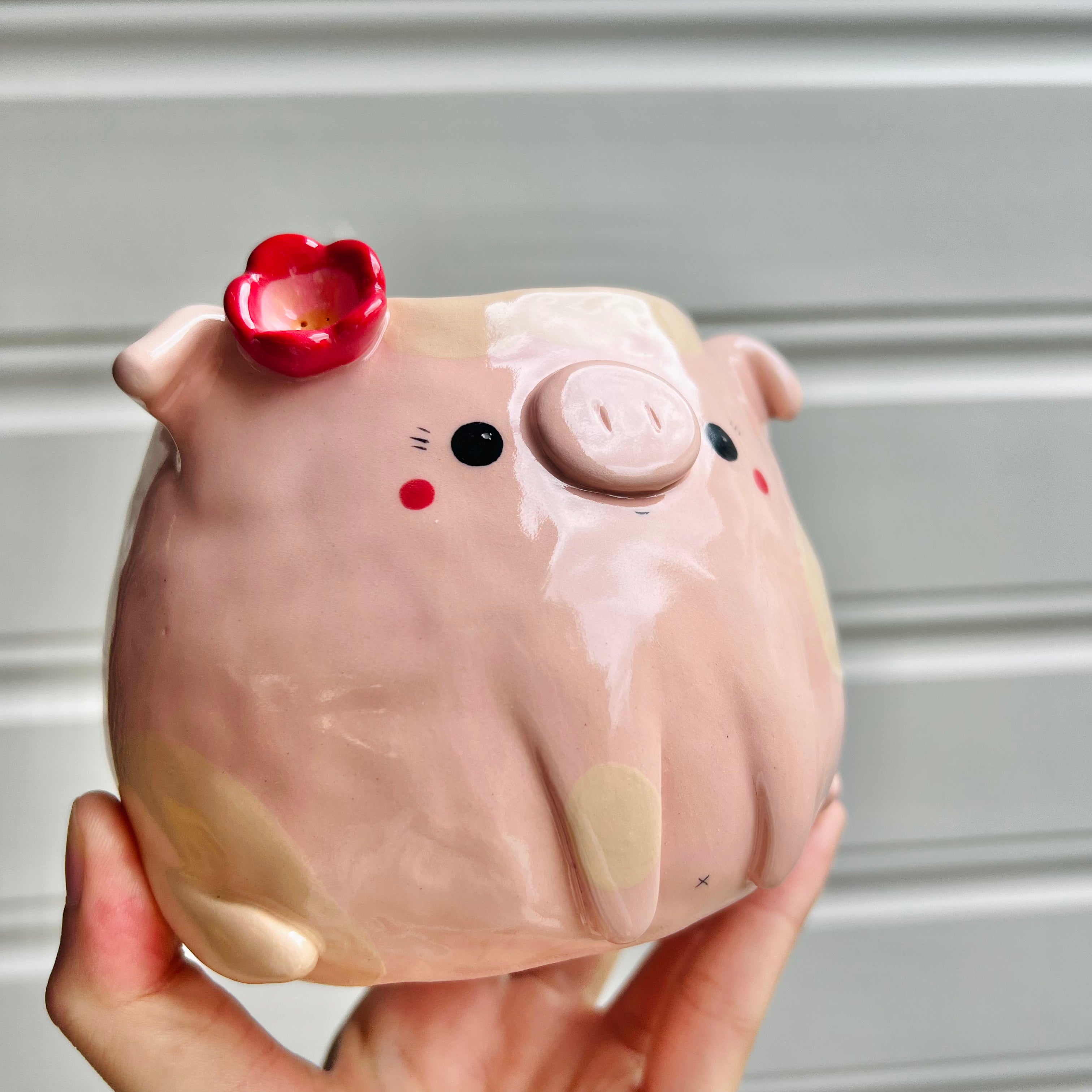 Flowery pig pot