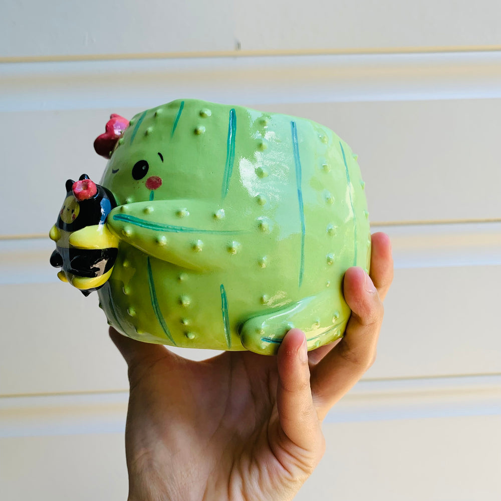 Flowery cactus pot with bee friend, photo 3 of 9