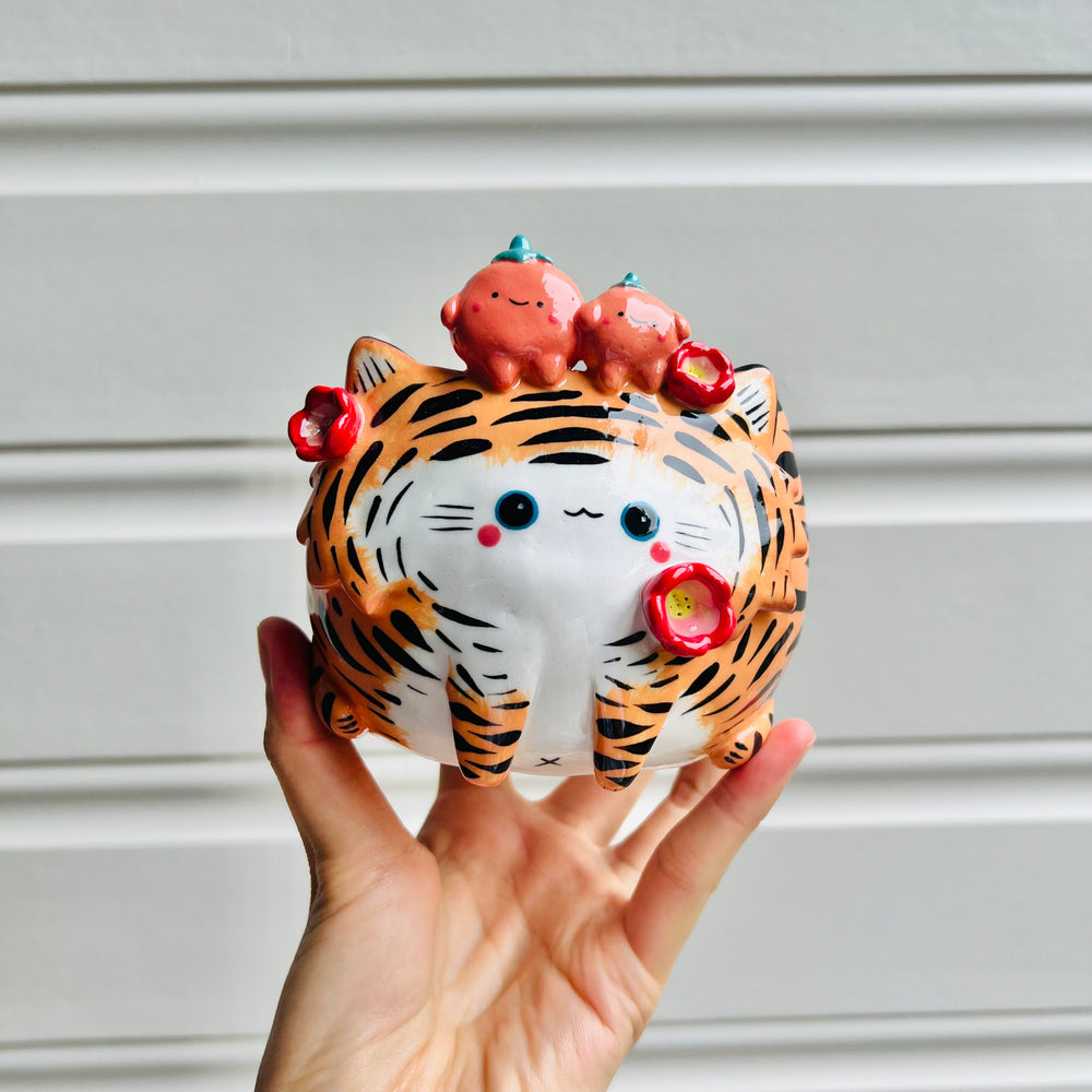 sitting tiger pot with mandarin friends, photo 1 of 5