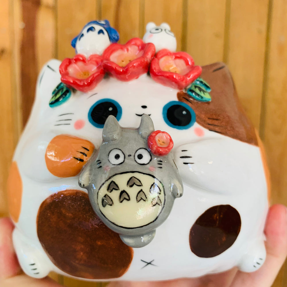 Flowery crown spotty cat pot with Totoro friends, photo 7 of 8