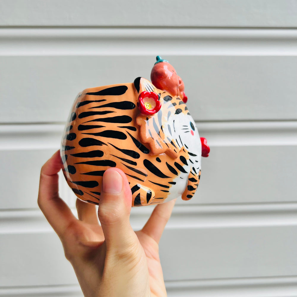 sitting tiger pot with mandarin friends, photo 2 of 5
