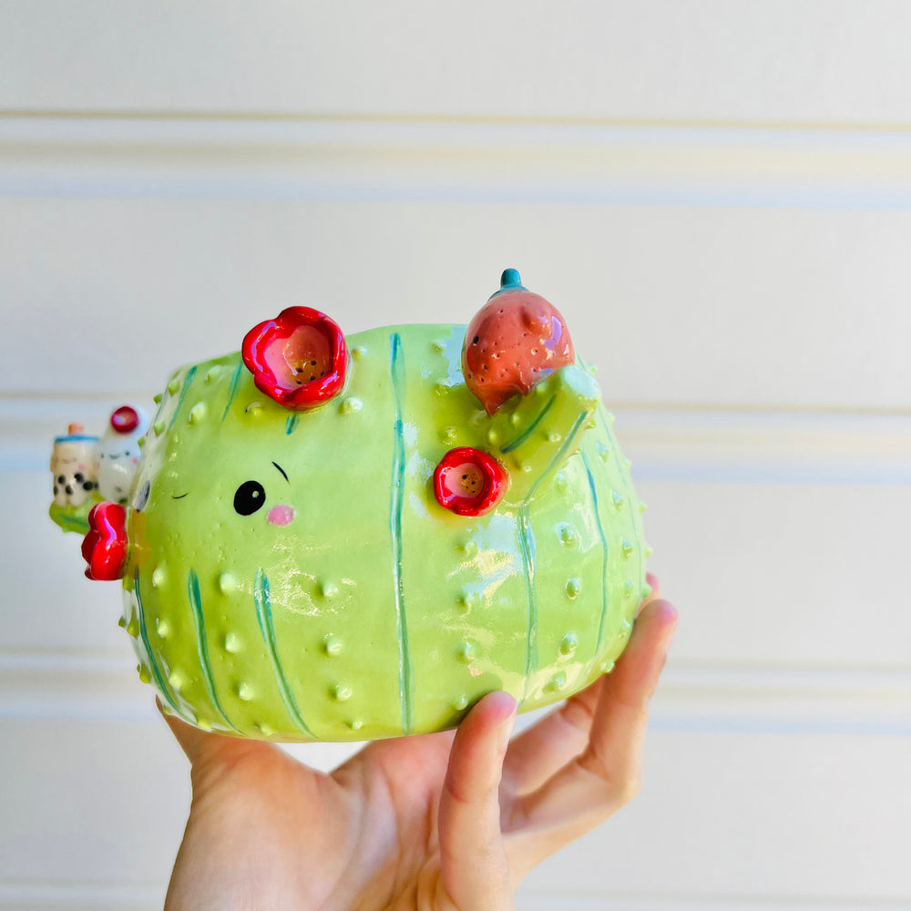 Flowery cactus pot with food friends, photo 3 of 5