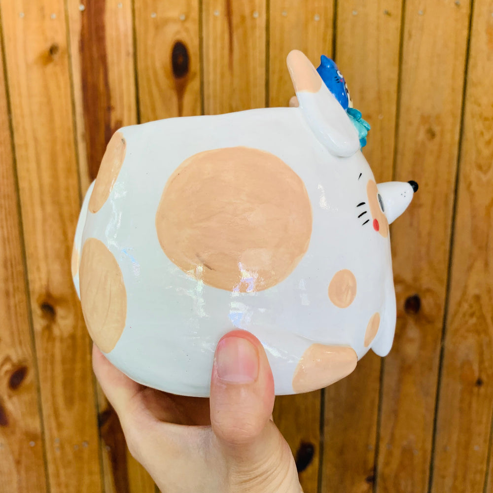 Cream spotty doggo pot with Totoro friends, photo 2 of 9