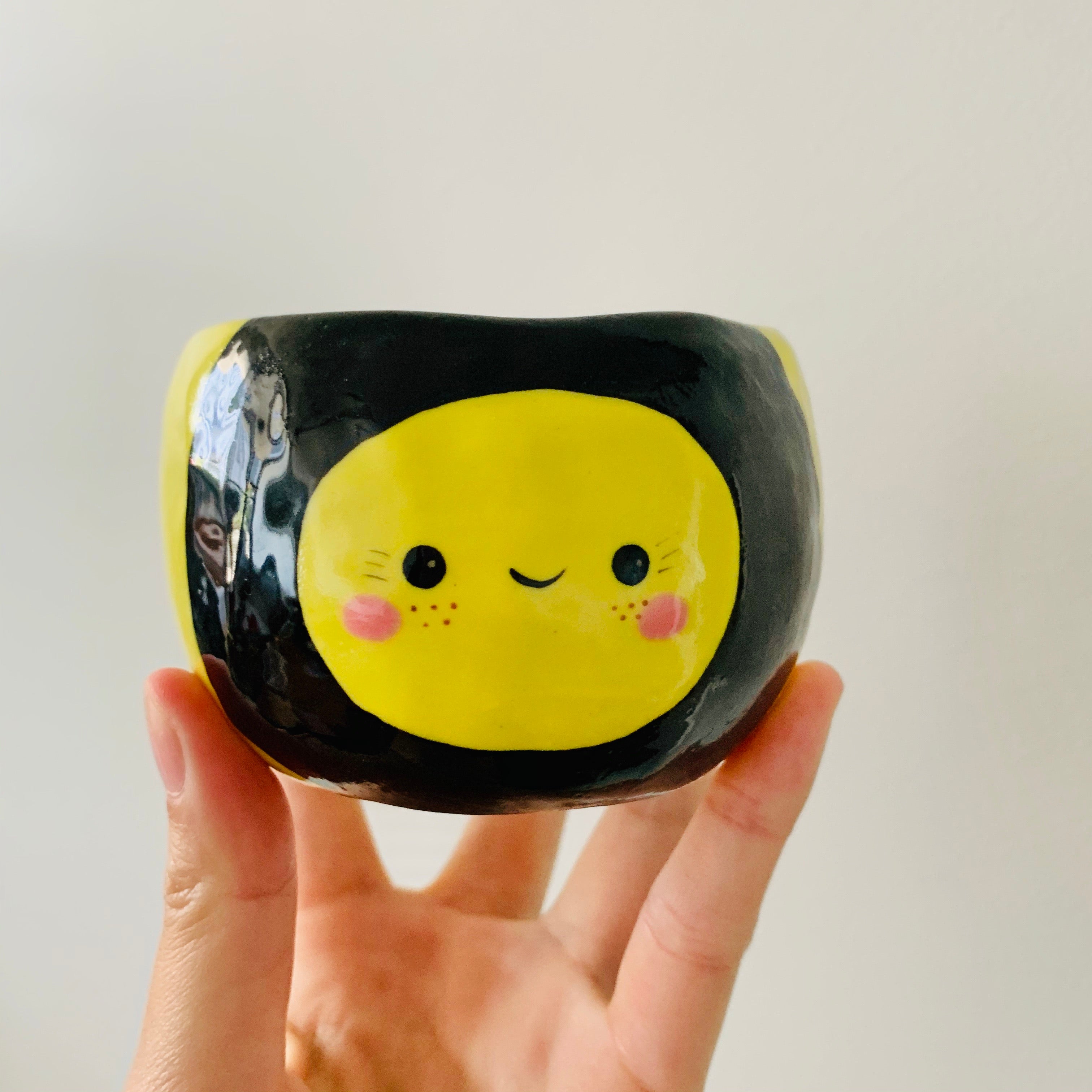 PINK ‘Bee Happy’ snack bowl