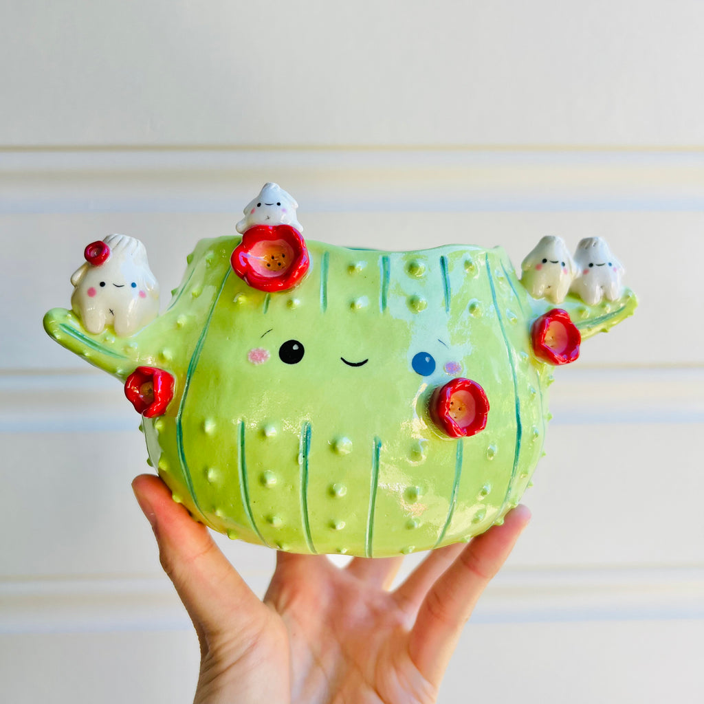 Flowery cactus pot with dumpling friends