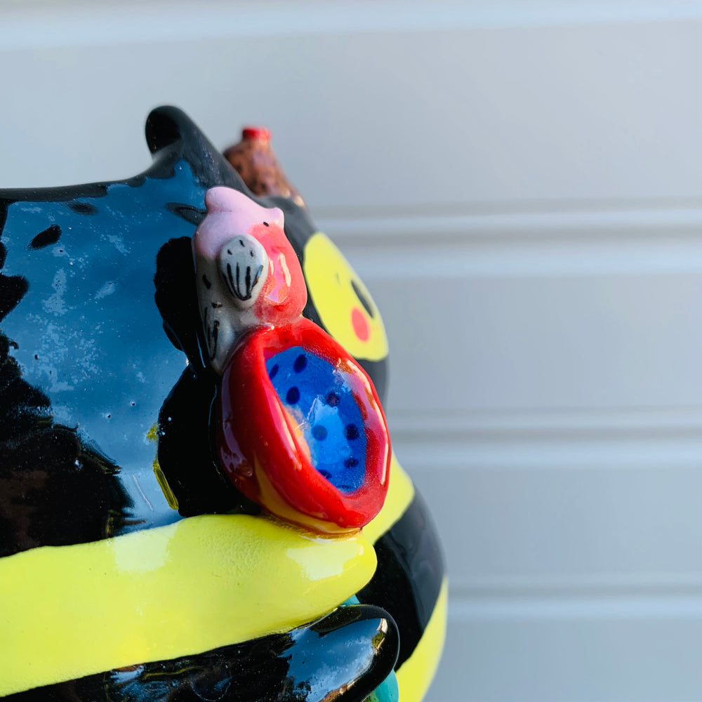 Spring has sprung Bee pot with friends (no drainage hole!), photo 9 of 14