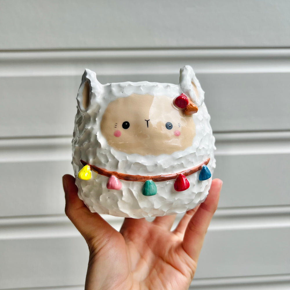 Tassel llama pot, photo 1 of 8