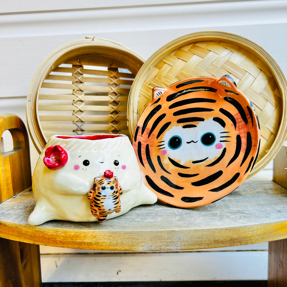 Dumpling POT with tiger friend & matching dish, photo 1 of 4