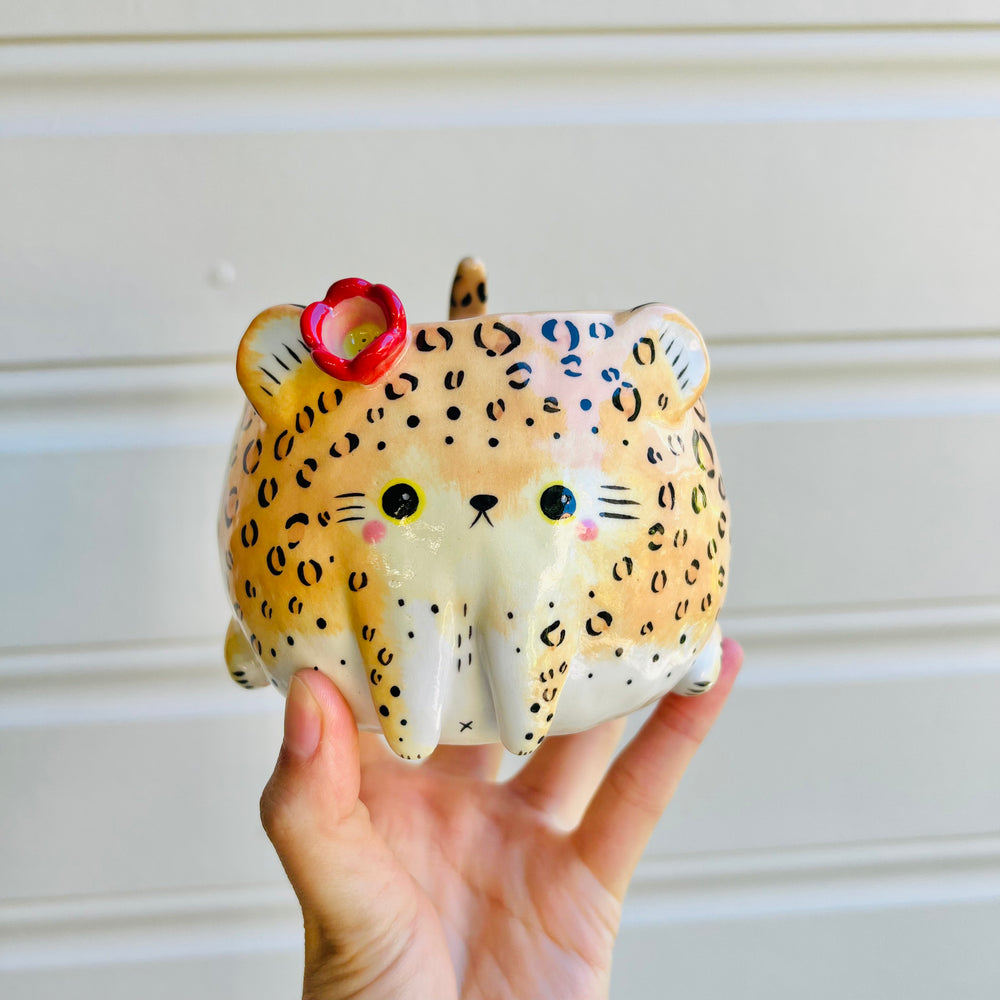 Leopard pot, photo 1 of 5