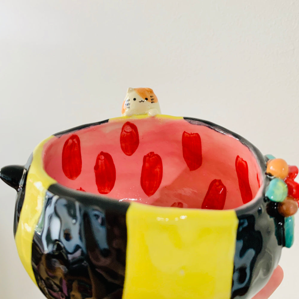 Flowery bee snack bowl with cat friend, photo 6 of 7