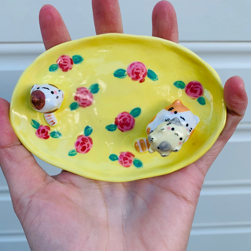 Cat family flowery trinket dish, photo 5 of 10