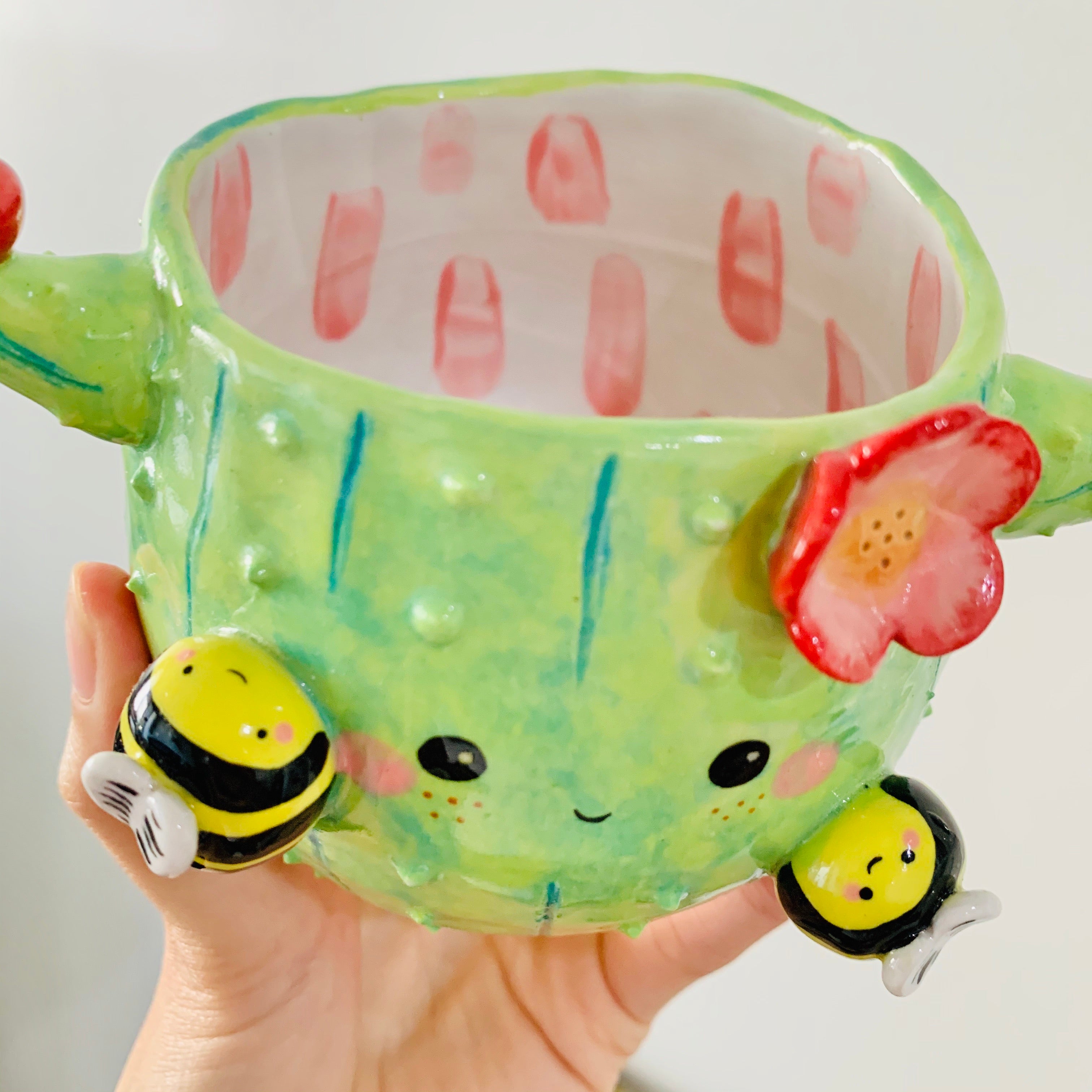 Flowery cactus pot with bee friends