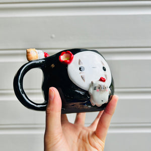 No Face mug with cat friends