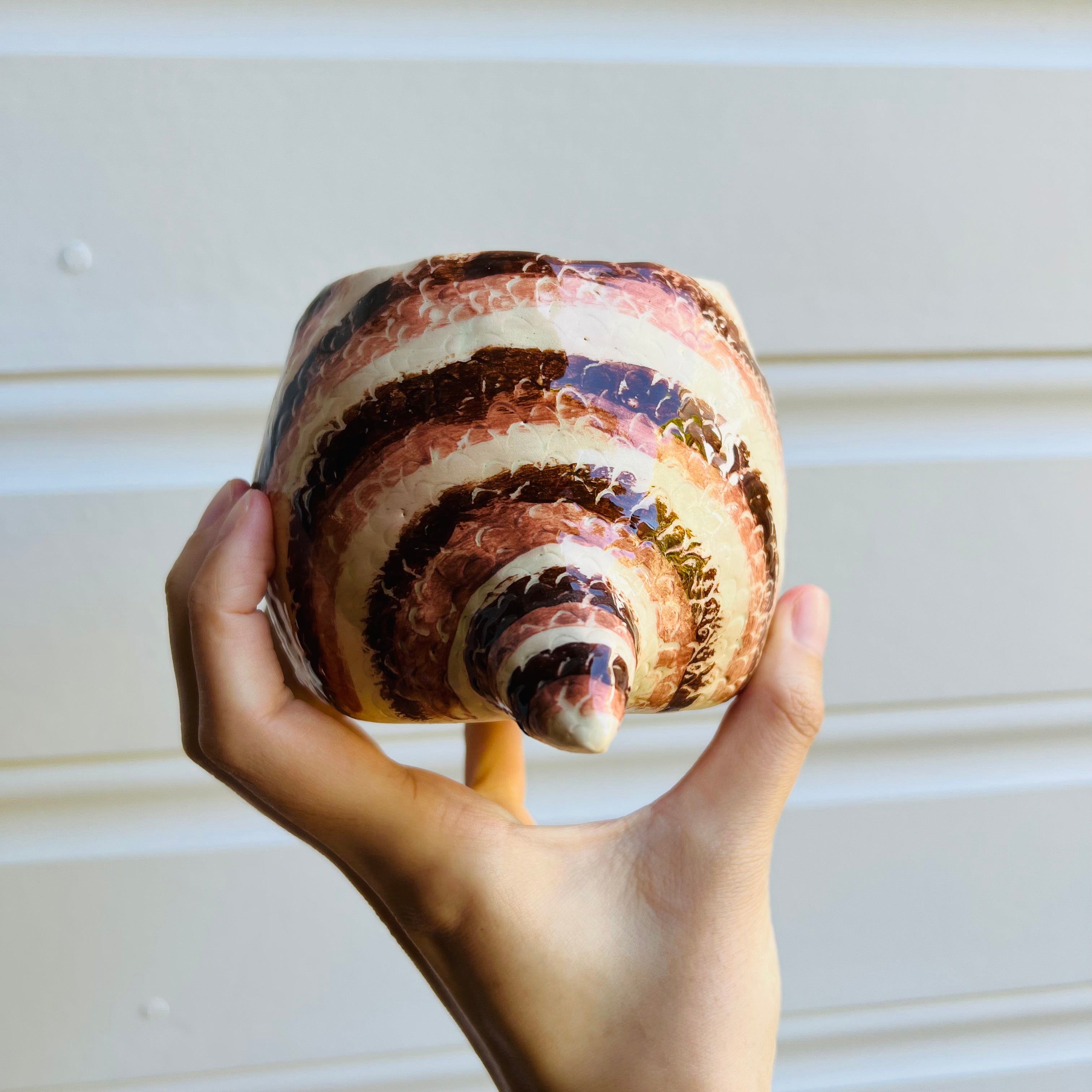 Flowery Blue Tongue Lizard Pot