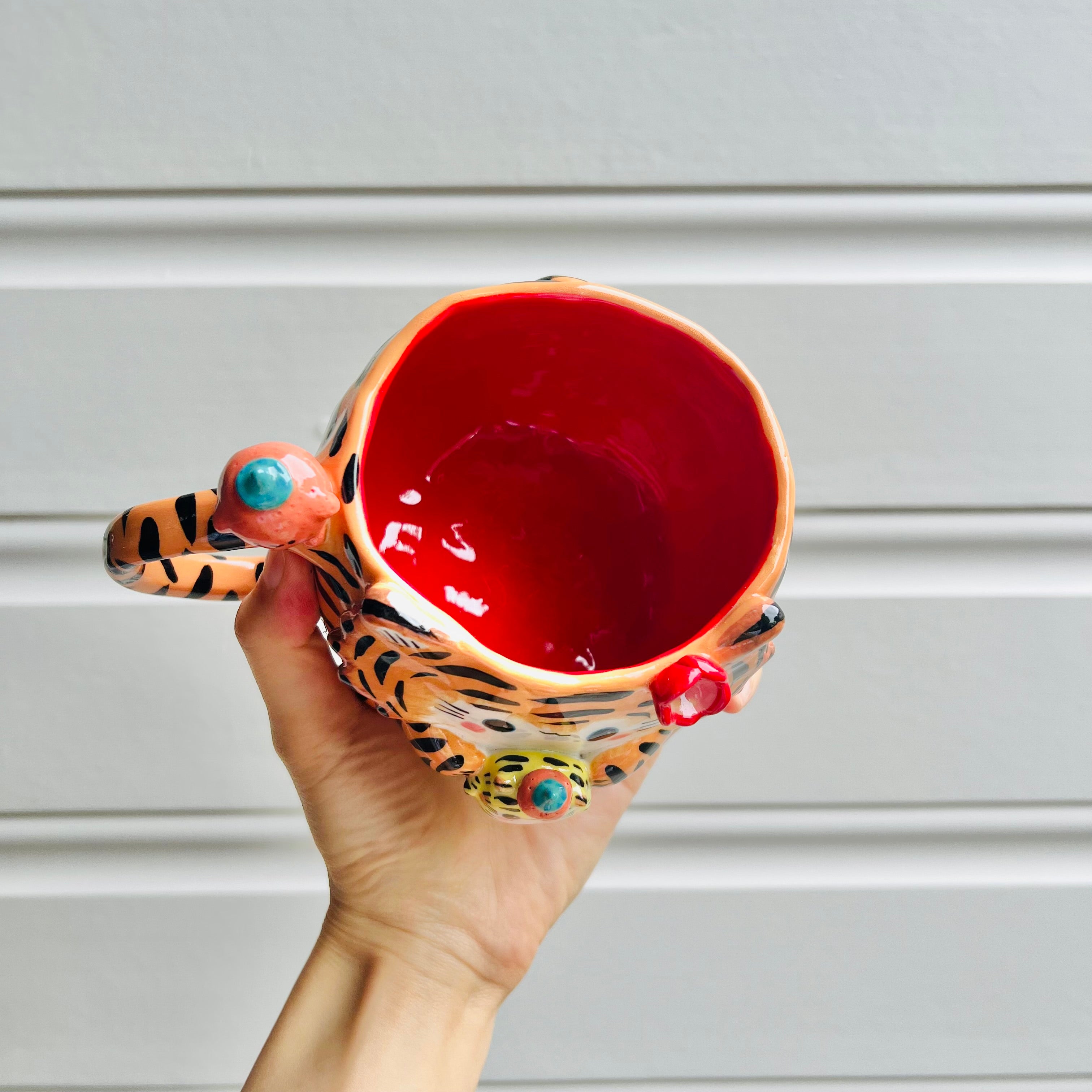 Flowery tiger with mandarin friend mug with baby tiger