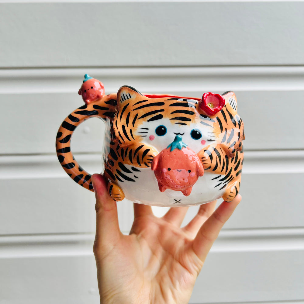 Flowery tiger with mandarin friend mug with mandarin, photo 1 of 5