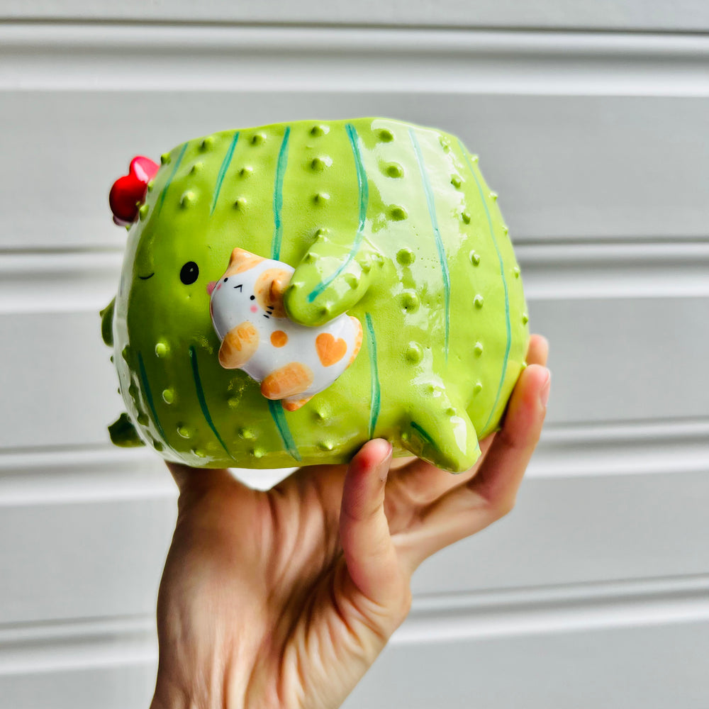 Large flowery cactus pot with ginger cat friend, photo 4 of 6