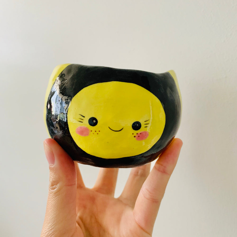 BLUE ‘Bee Happy’ snack bowl, photo 1 of 5