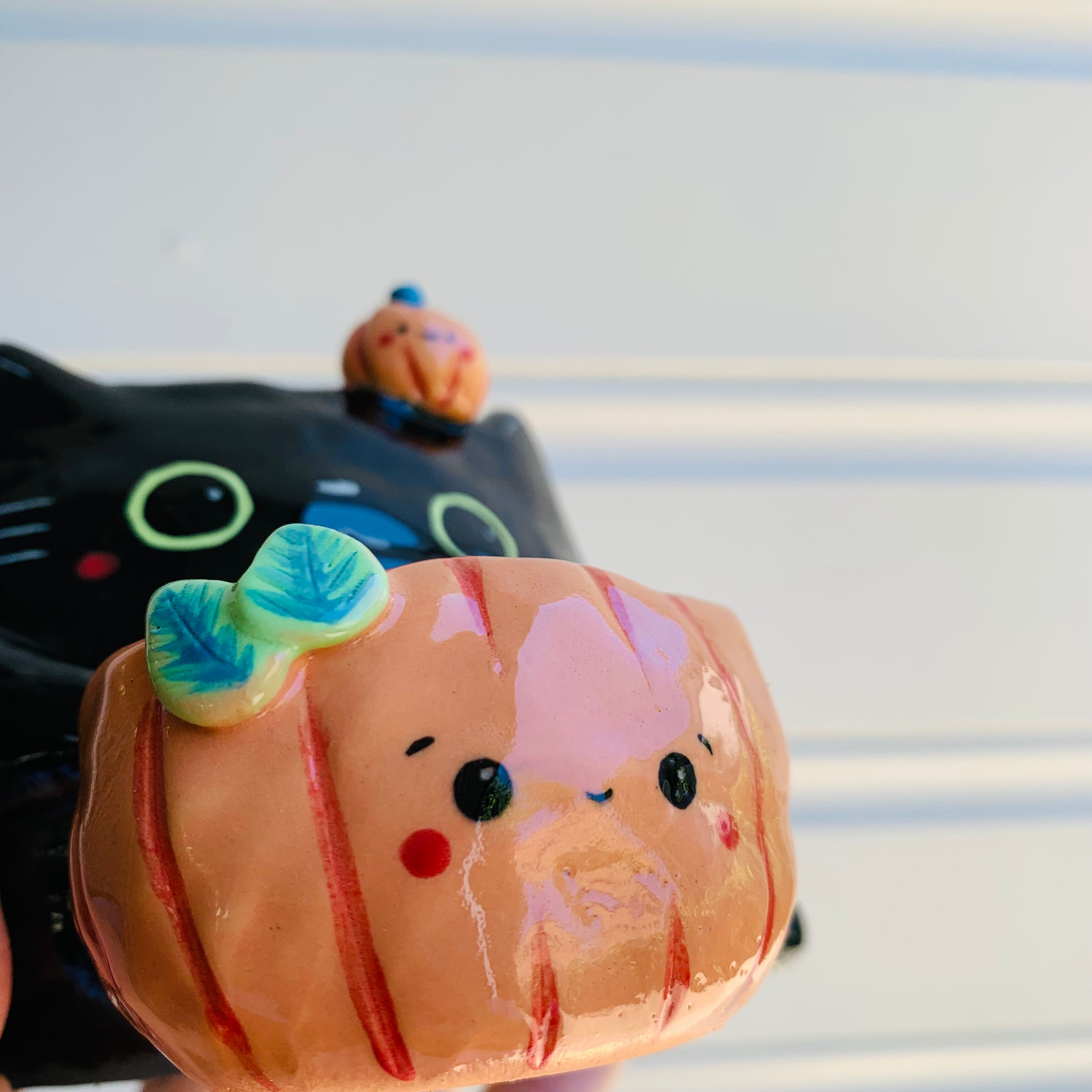 2 in 1 Halloween black cat with pumpkin friends planter