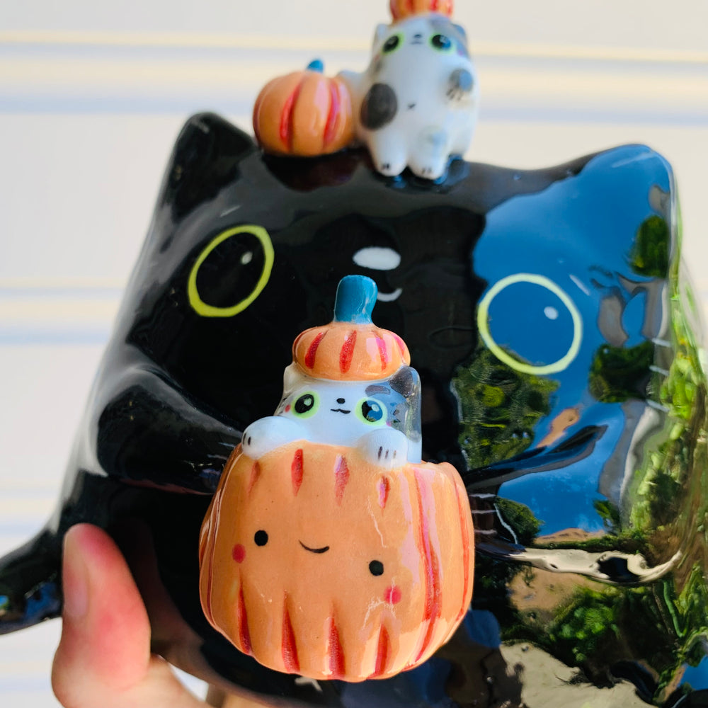 Big black cat with pumpkin and cat friends Halloween planter, photo 6 of 13