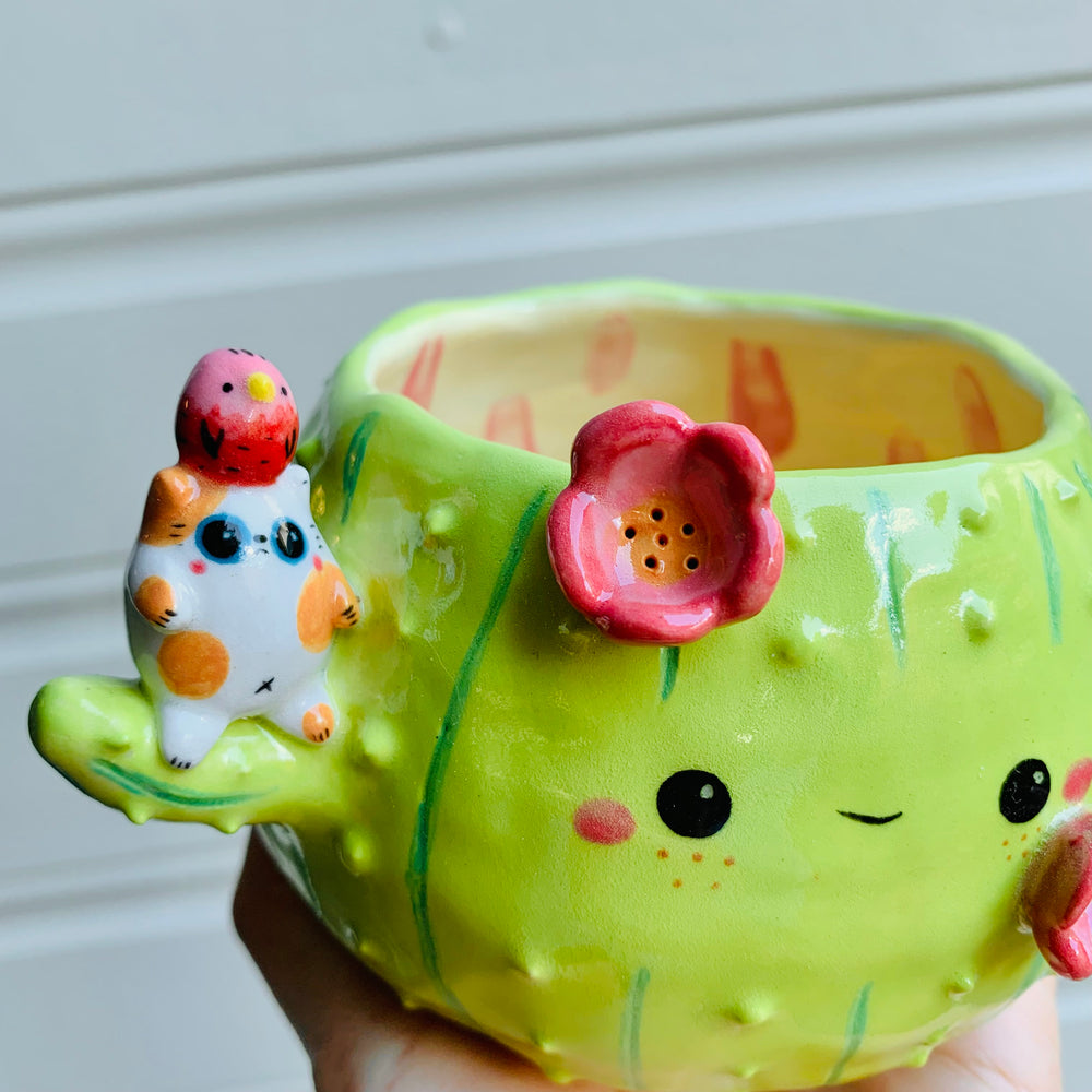 Flowery cactus pot with cat and bird friends, photo 6 of 8