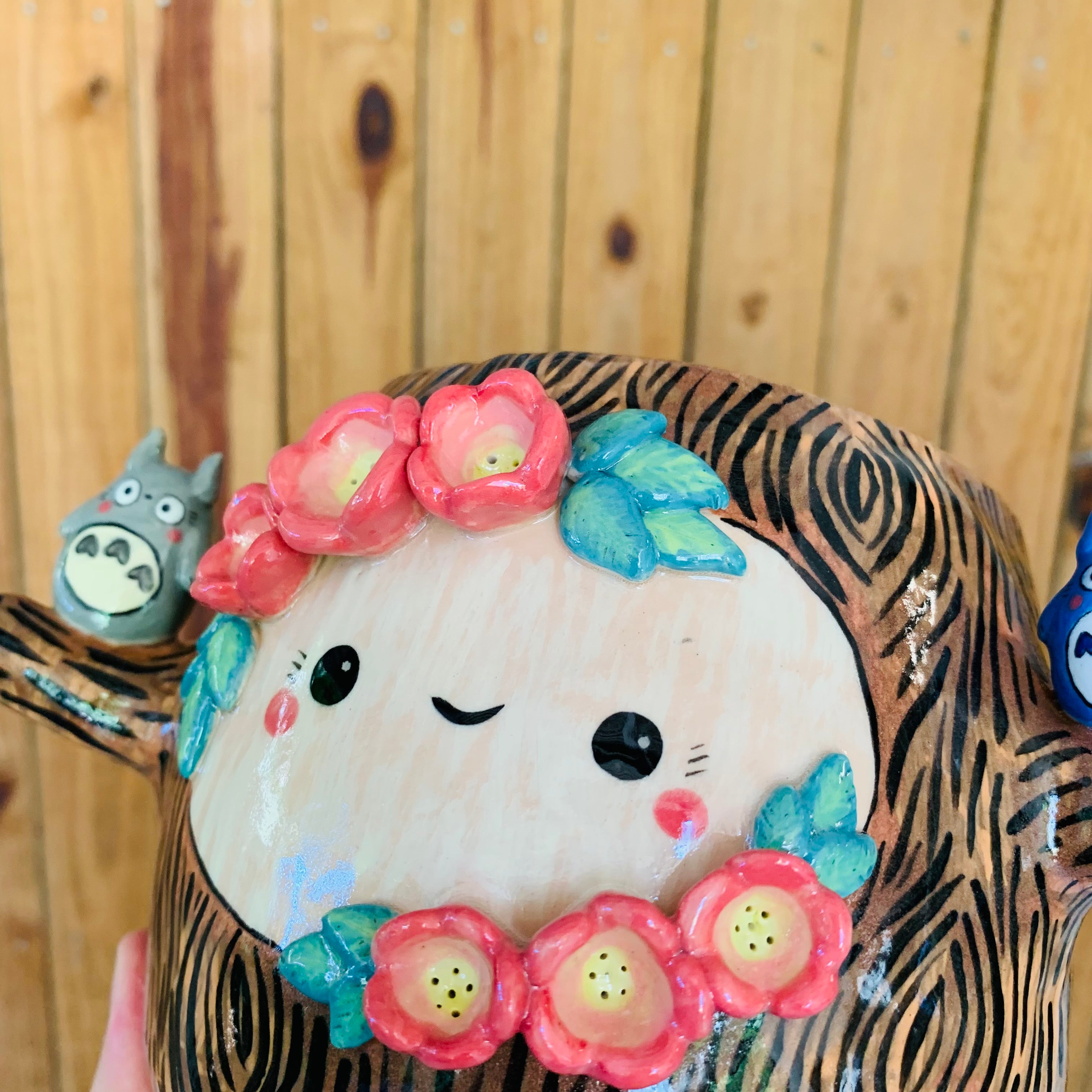 Big flowery tree pot with Totoro friends