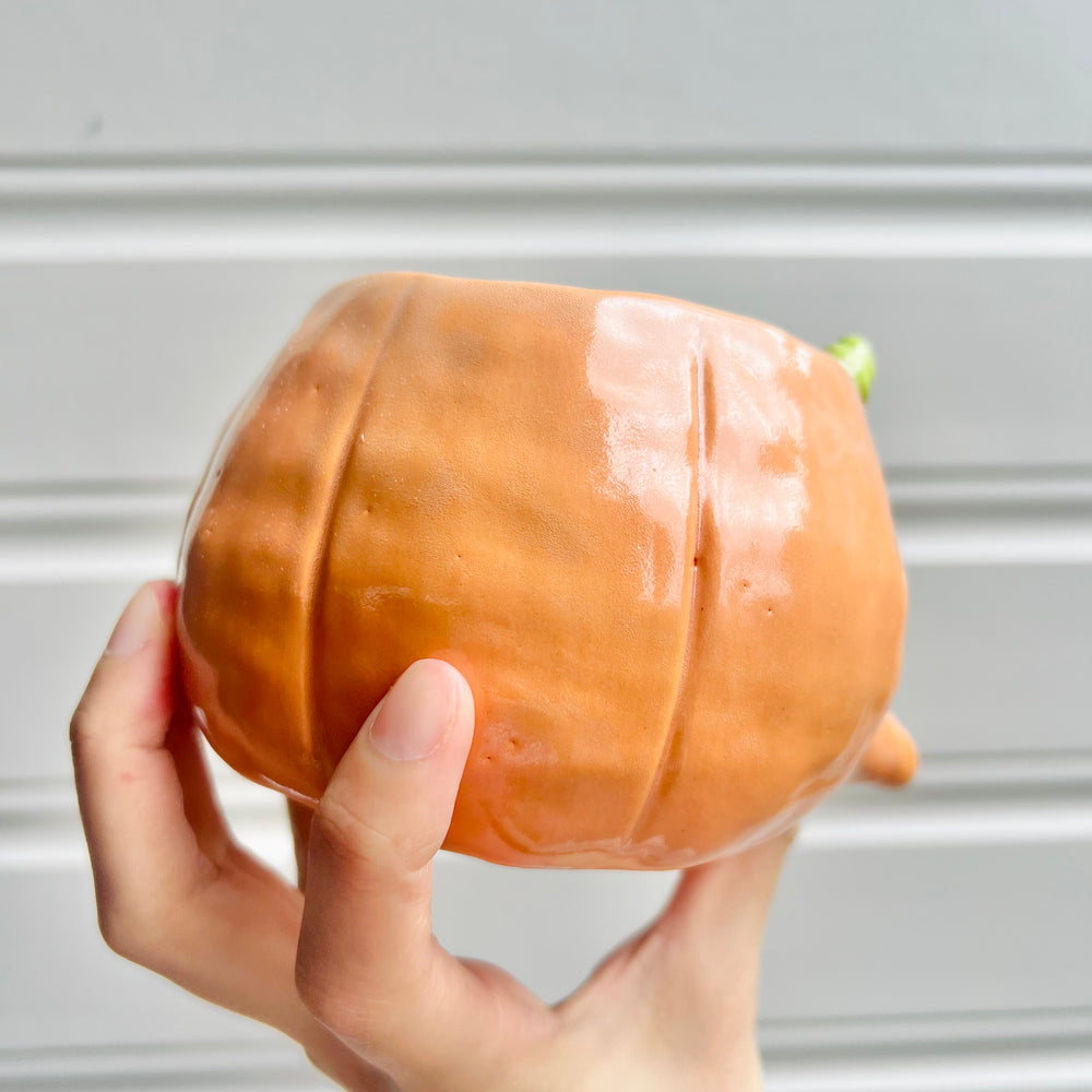 Halloween pumpkin pot with bat friend, photo 4 of 8
