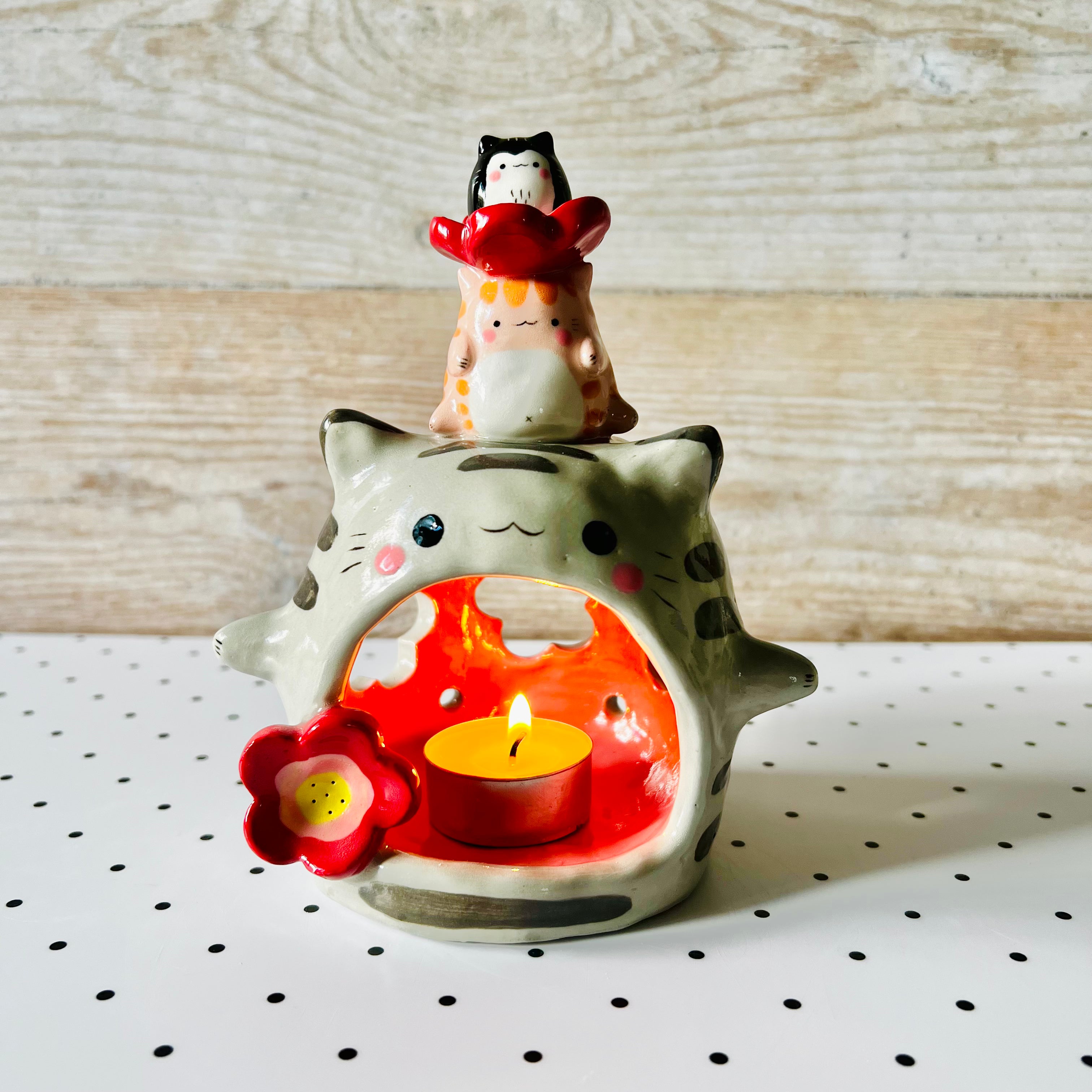 Flowery cat trio candle holder