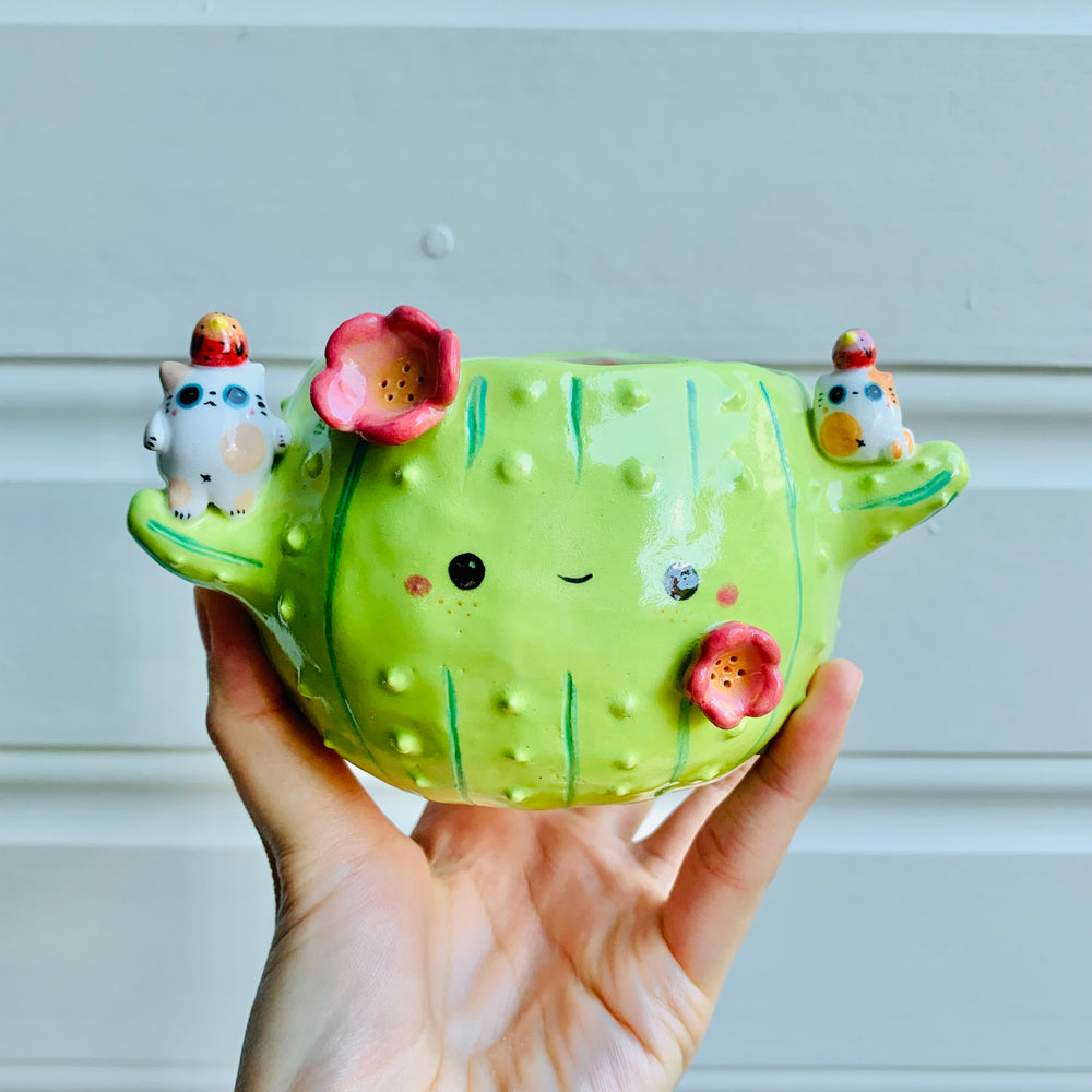 Flower cactus pot with cat and bird friends, photo 1 of 10