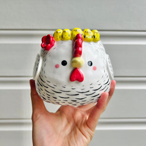 White chick crown chicken pot