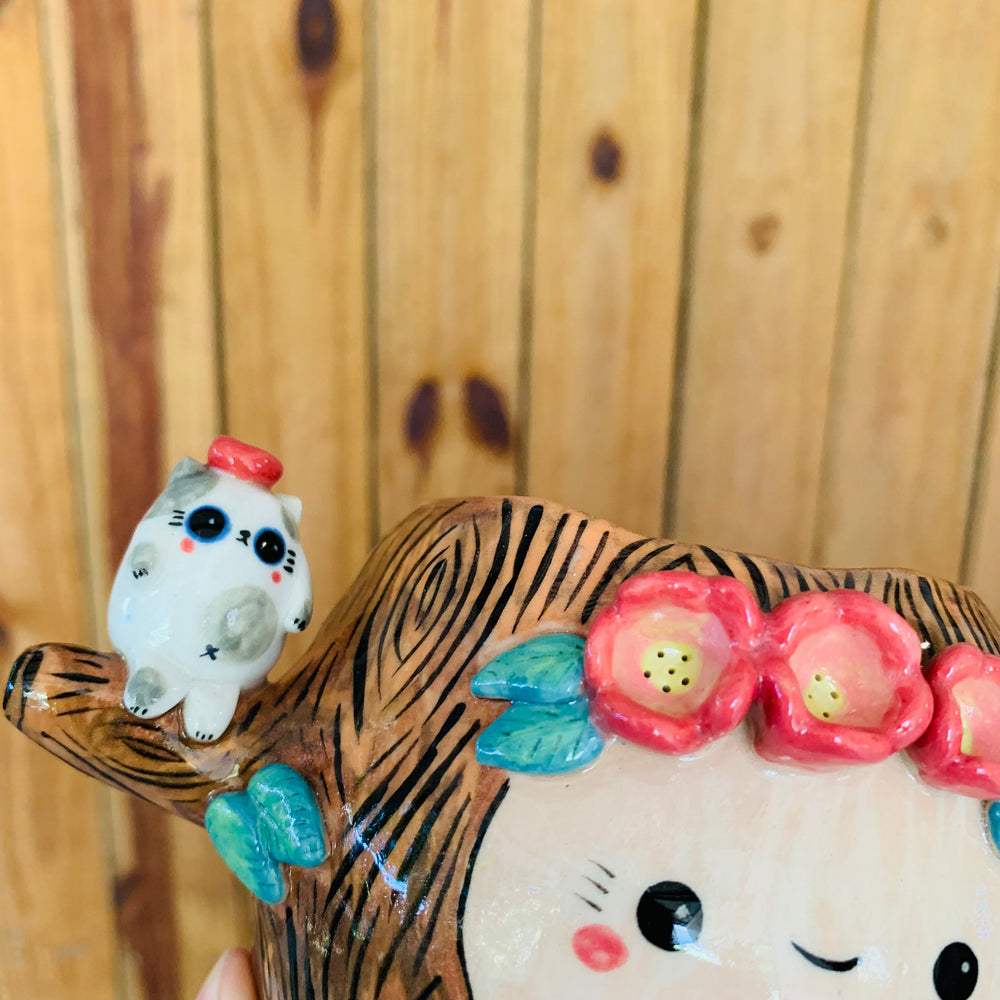 Happy tree pot with spotty cat friends, photo 8 of 9