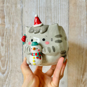 FESTIVE GREY CAT POT with snowman friend