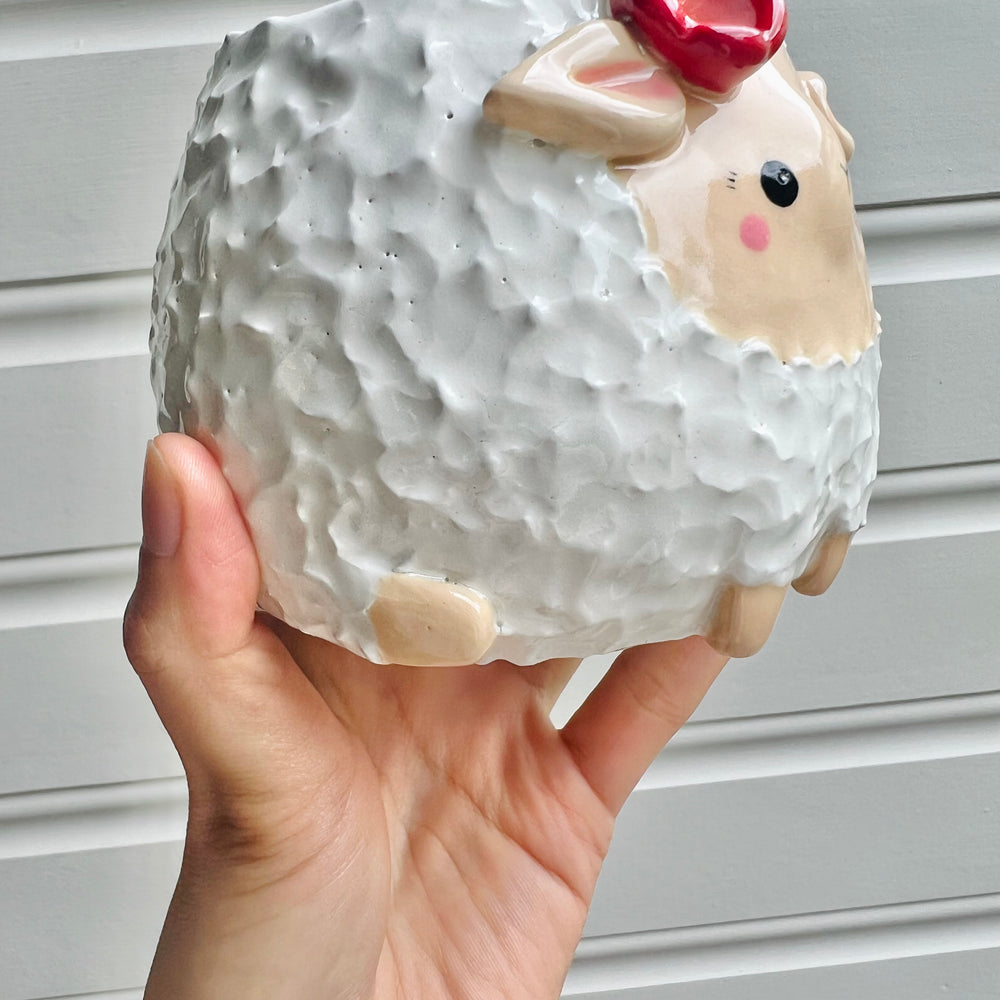 Flowery sheep pot, photo 5 of 8