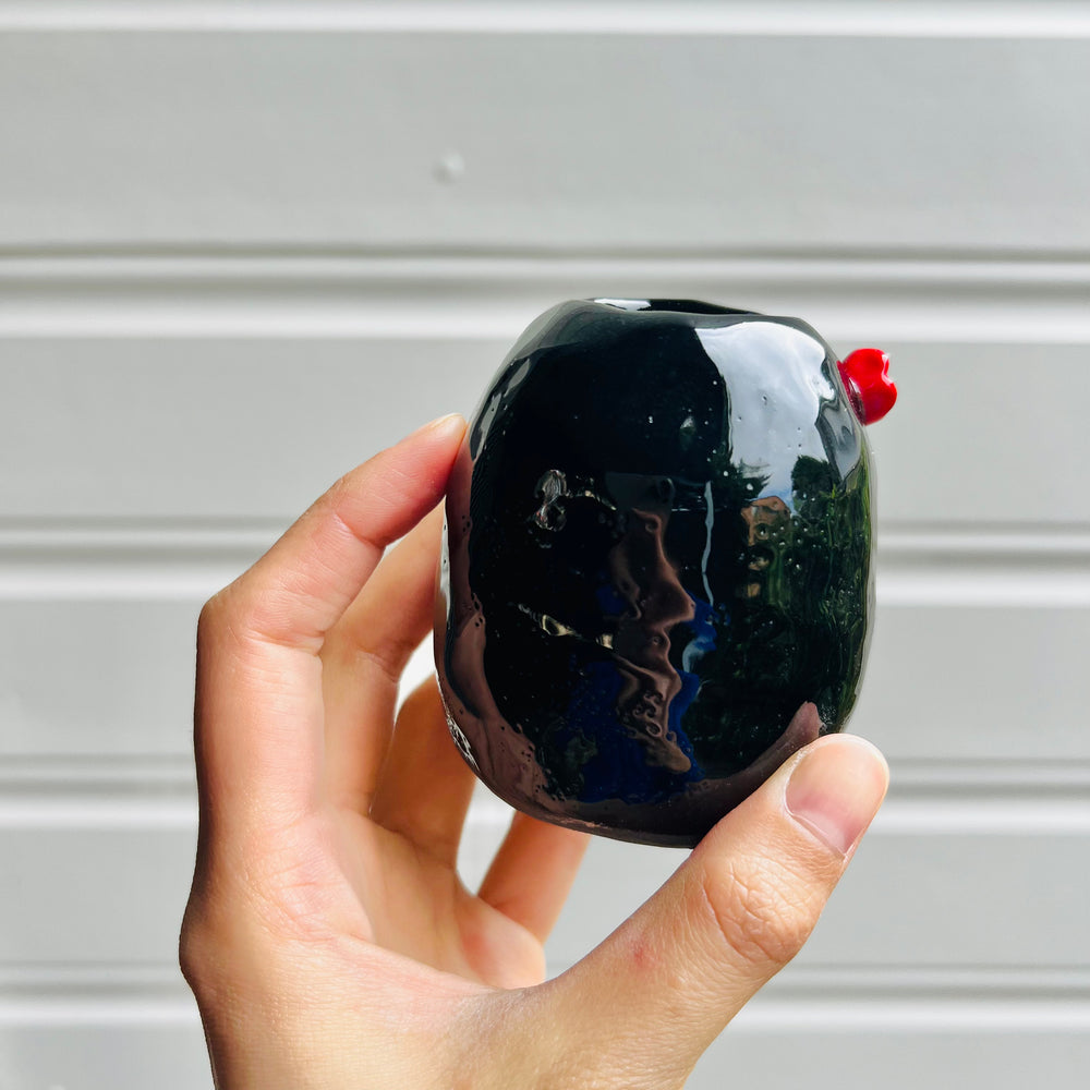 No Face vase with heart friend, photo 4 of 5