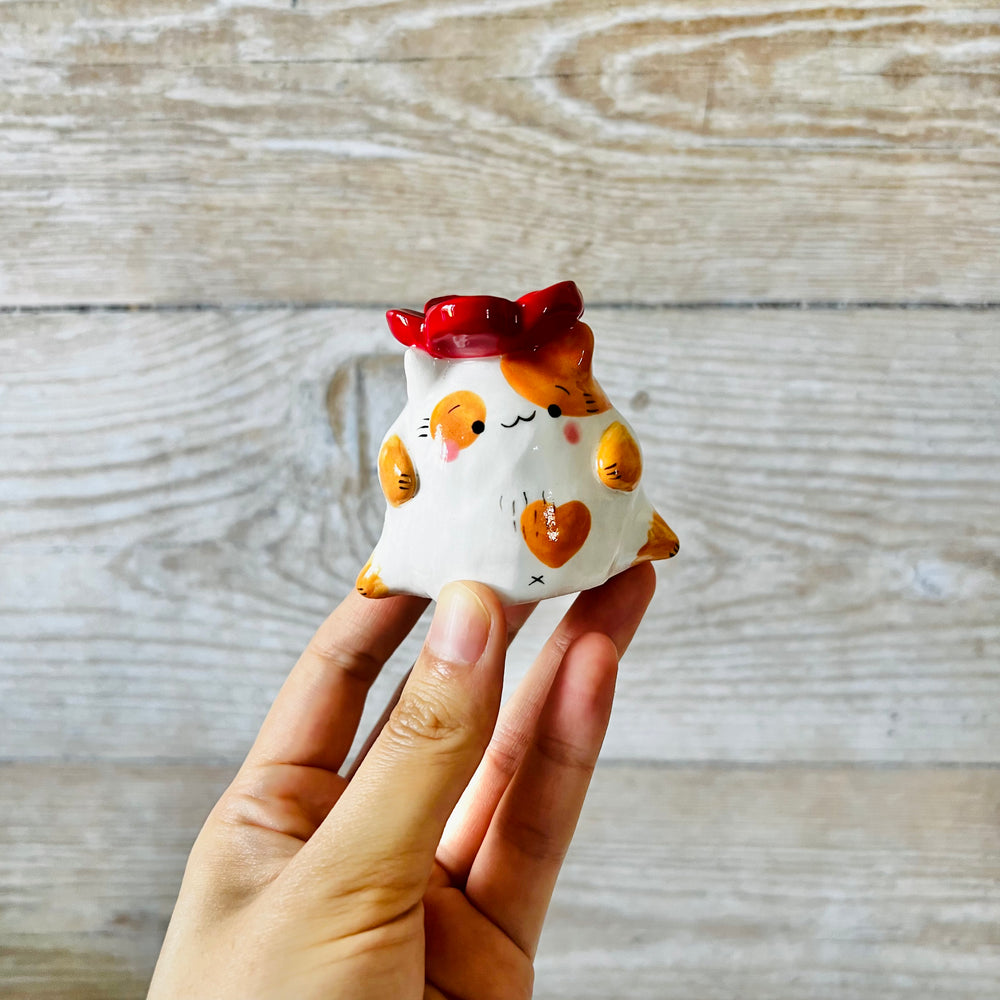 Flower head ginger cat ornament/ring holder, photo 1 of 7