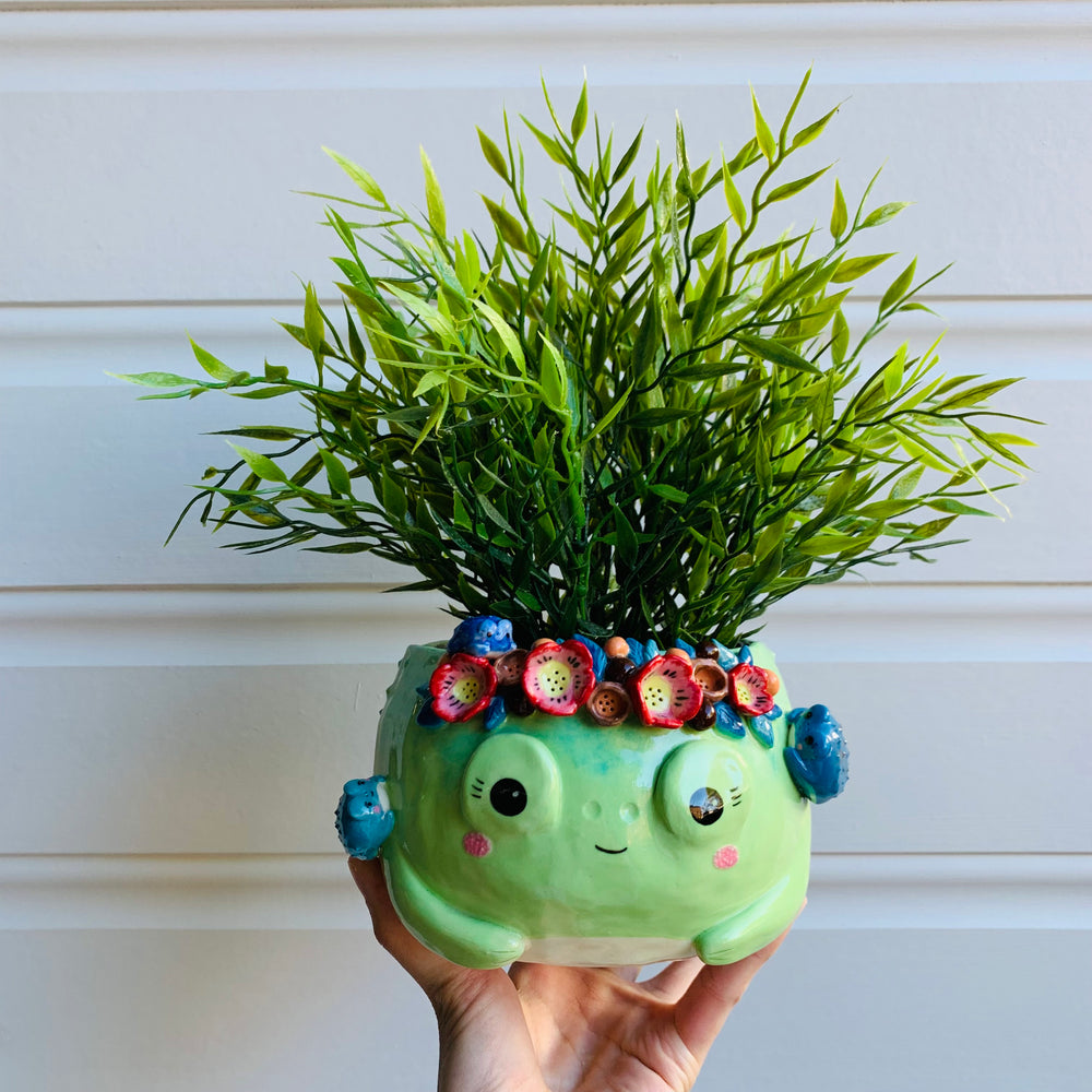 Flowery frog queen pot with baby frogs, photo 10 of 16