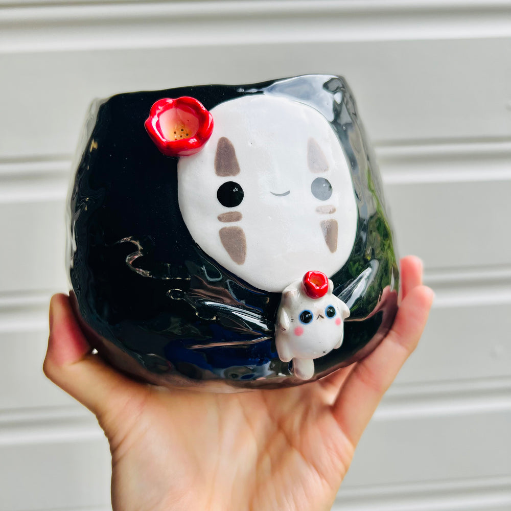Big No face pot with grey cat friend, photo 5 of 6