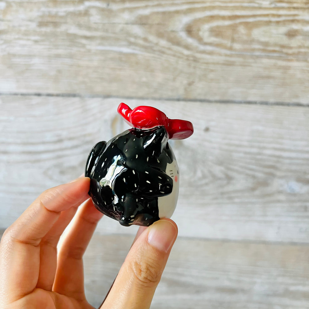 Flower head Black cat ornament/ring holder, photo 3 of 6