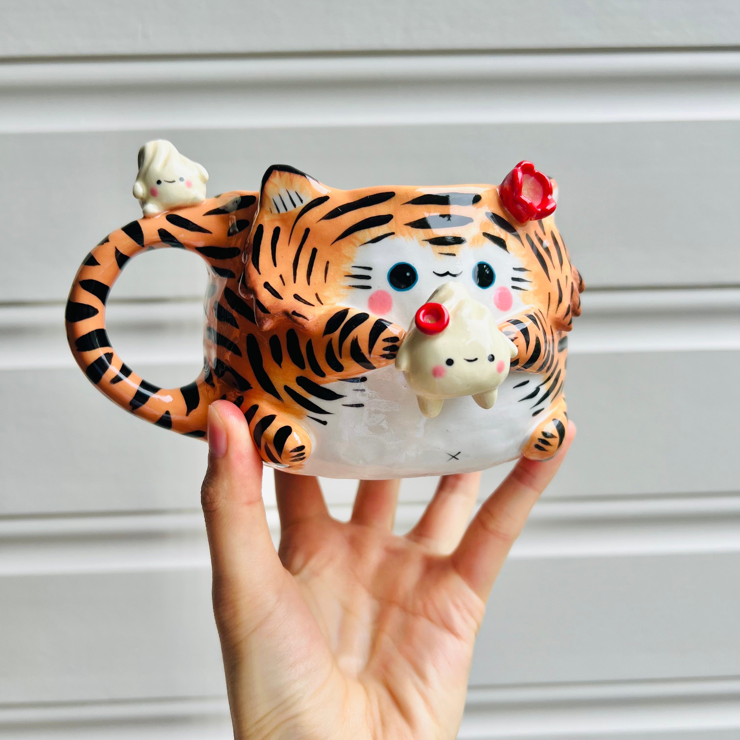 Flowery tiger mug with dumpling friends